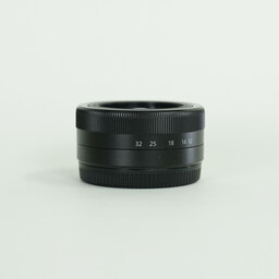Panasonic LUMIX G VARIO 12-32mm / F3.5-5.6 ASPH. / MEGA O.I.S.