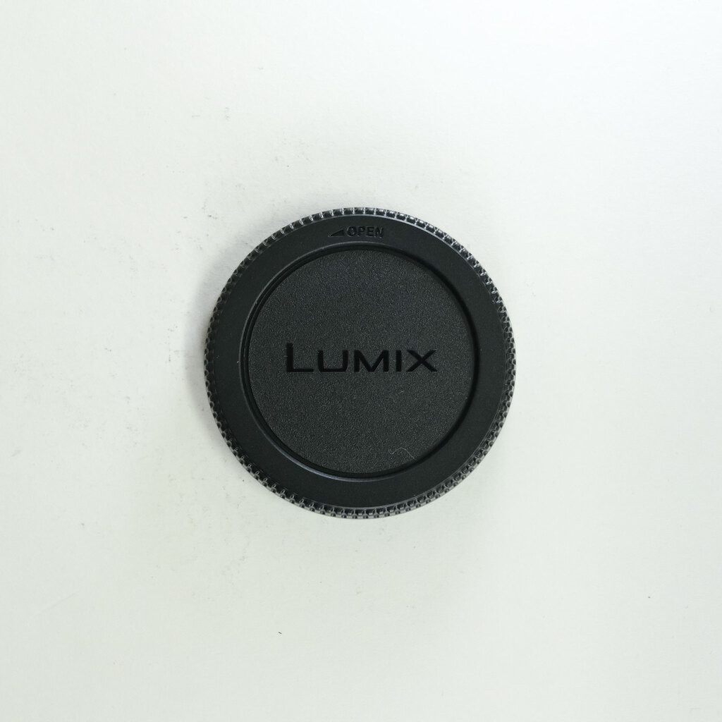 Panasonic LEICA DG SUMMILUX 9mm / F1.7 ASPH. Panasonic LEICA DG SUMMILUX 9mm / F1.7 ASPH.