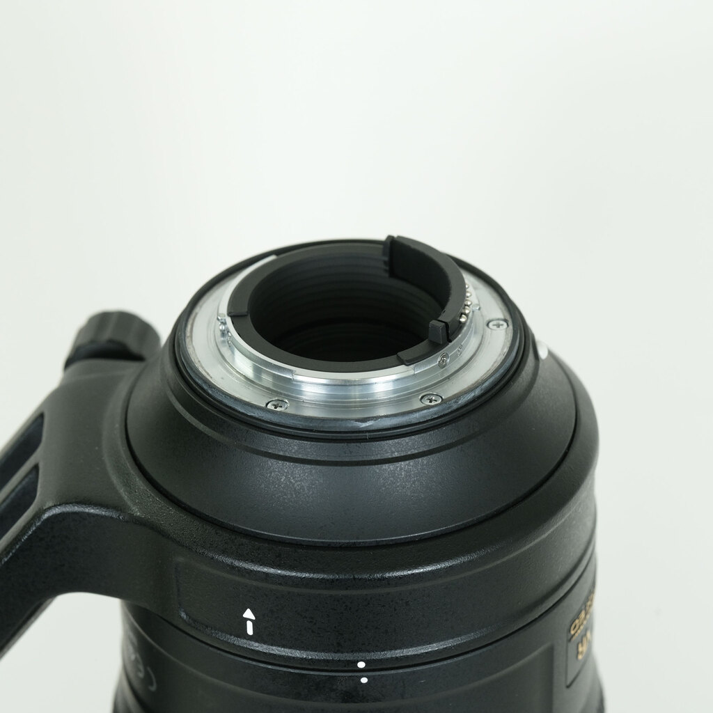 Nikon AF-S NIKKOR 200-500mm f/5.6E ED VR Nikon AF-S NIKKOR 200-500mm f/5.6E ED VR