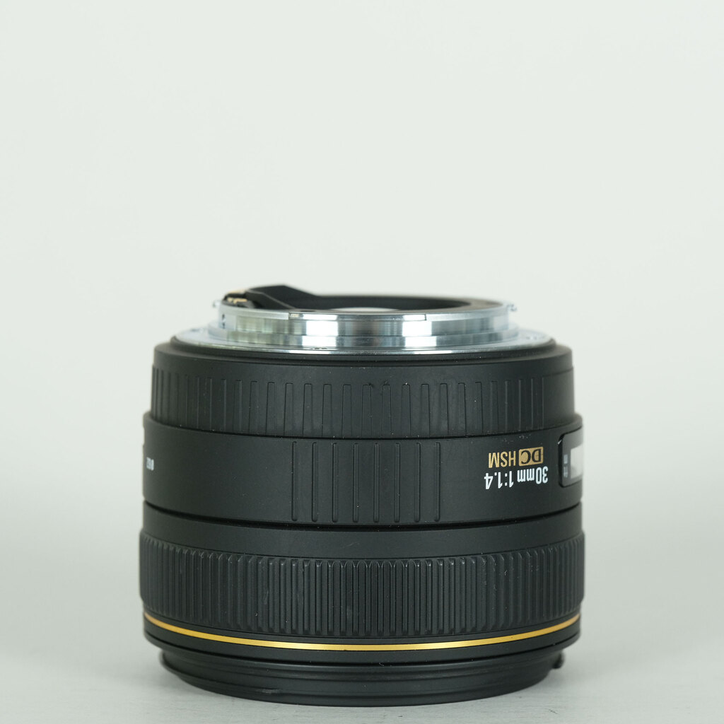 SIGMA 30mm F1.4 EX DC HSM [キヤノン用]の出品 | ONE SCENE（ワンシーン）