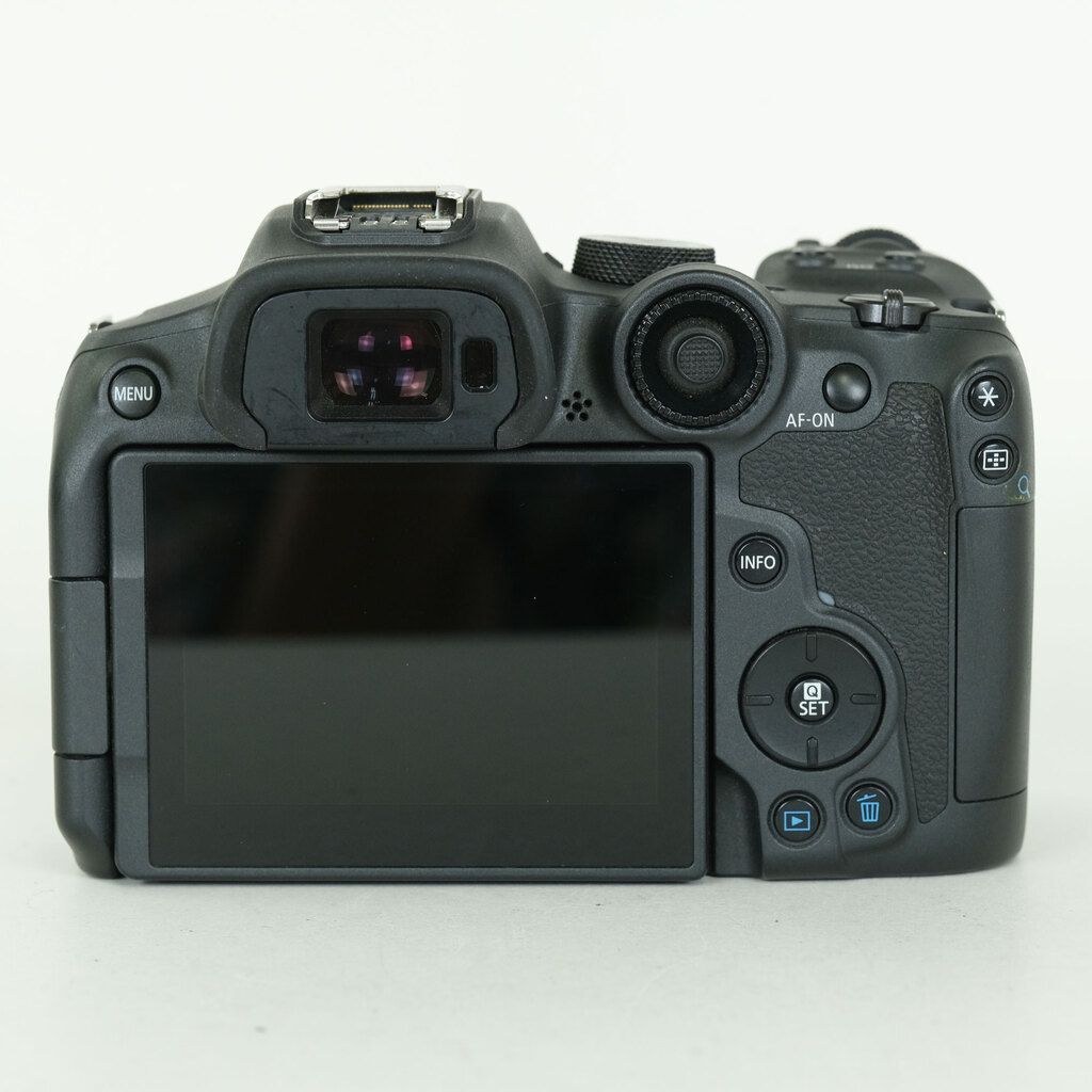 Canon EOS R7