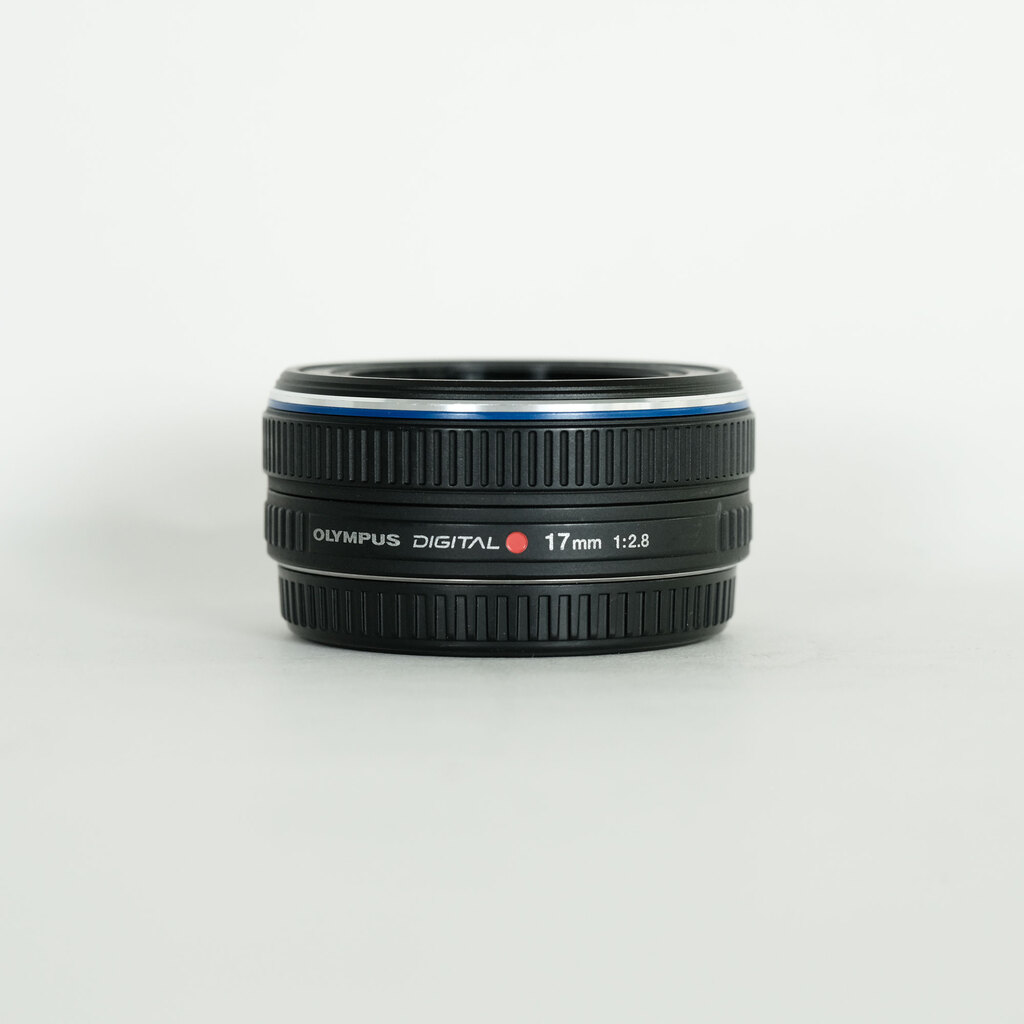 OLYMPUS M.ZUIKO DIGITAL 17mm F2.8 シルバー