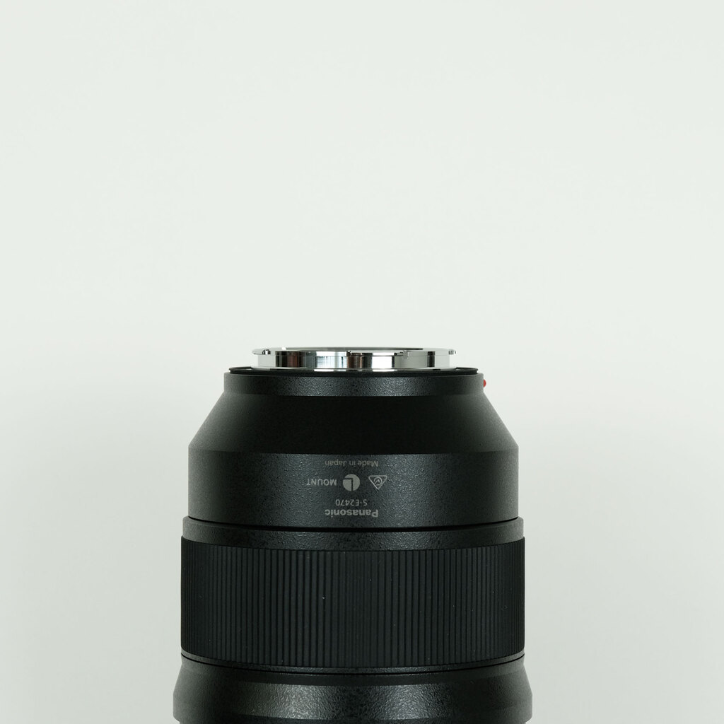 Panasonic LUMIX S PRO 24-70mm F2.8