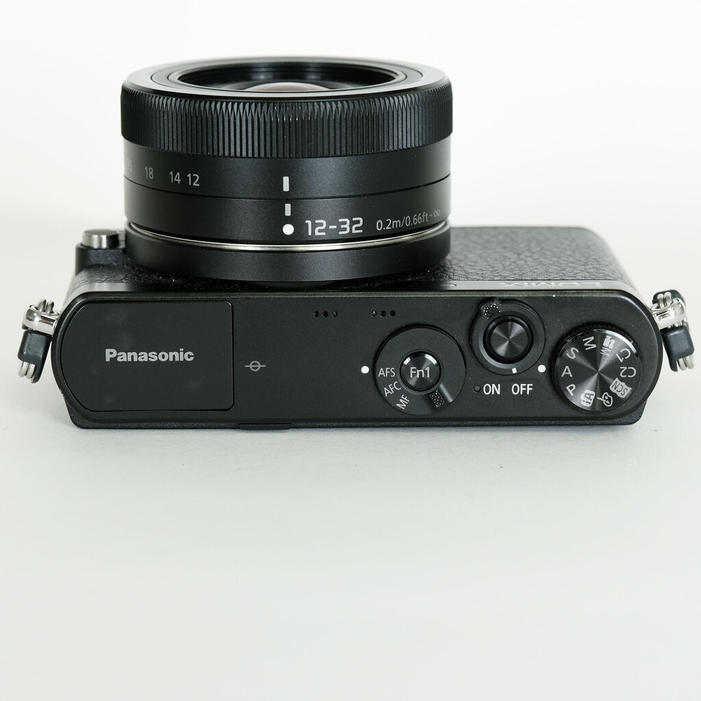 Panasonic LUMIX DMC-GM1Kレンズキット ブラック