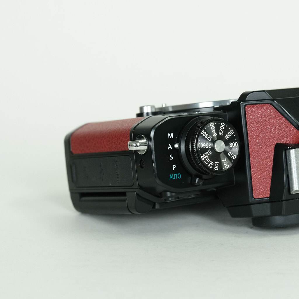 Nikon Z fc ボディ ブラック プレミアムエクステリア張替済み Nikon Z fc ボディ ブラック プレミアムエクステリア張替済み