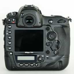 Nikon D4S