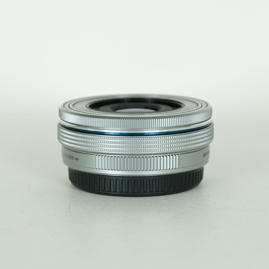 OLYMPUS M.ZUIKO DIGITAL ED 14-42mm F3.5-5.6 EZ シルバー