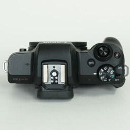 Canon EOS Kiss M Canon EOS Kiss M