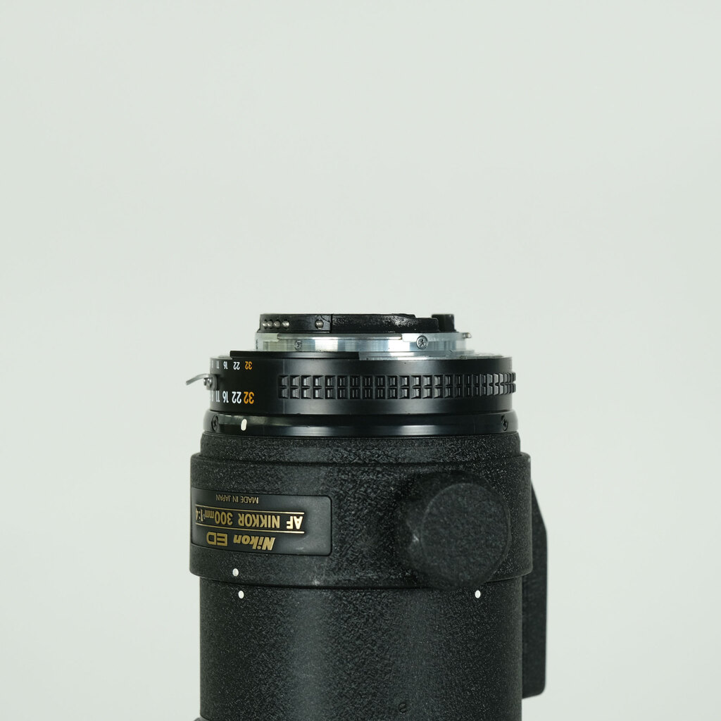 ★Nikon AF Nikkor ED 300mm 1:4 オールドレンズ Nikon AF NIKKOR 300mm F4 ED IFの出品 | ONE SCENE（ワンシーン）