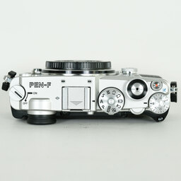 OLYMPUS PEN-F