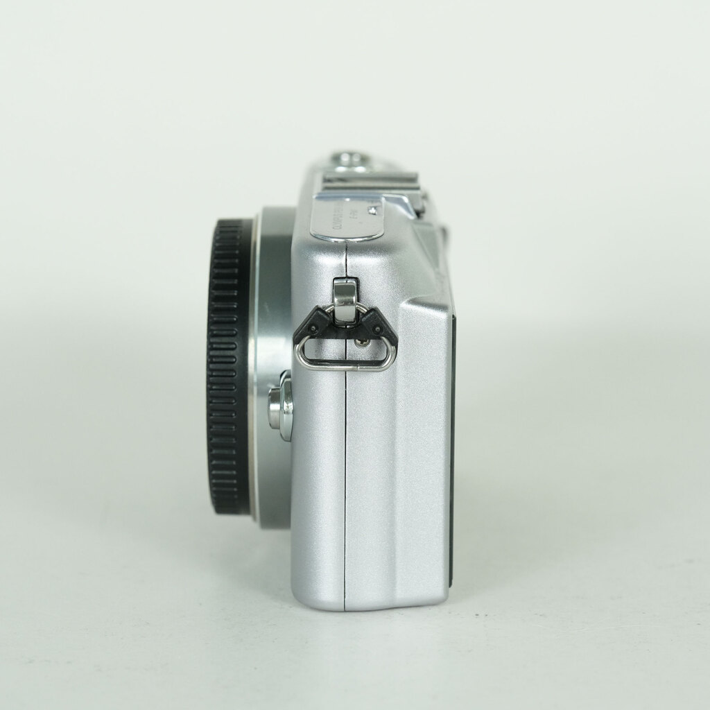 OLYMPUS PEN mini E-PM1 ボディ シルバーの出品 | ONE SCENE（ワンシーン）