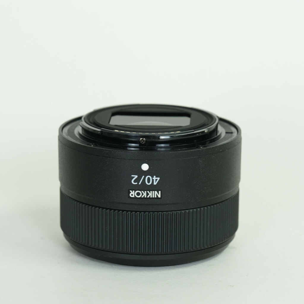 Nikon NIKKOR Z 40mm f/2 Nikon NIKKOR Z 40mm f/2