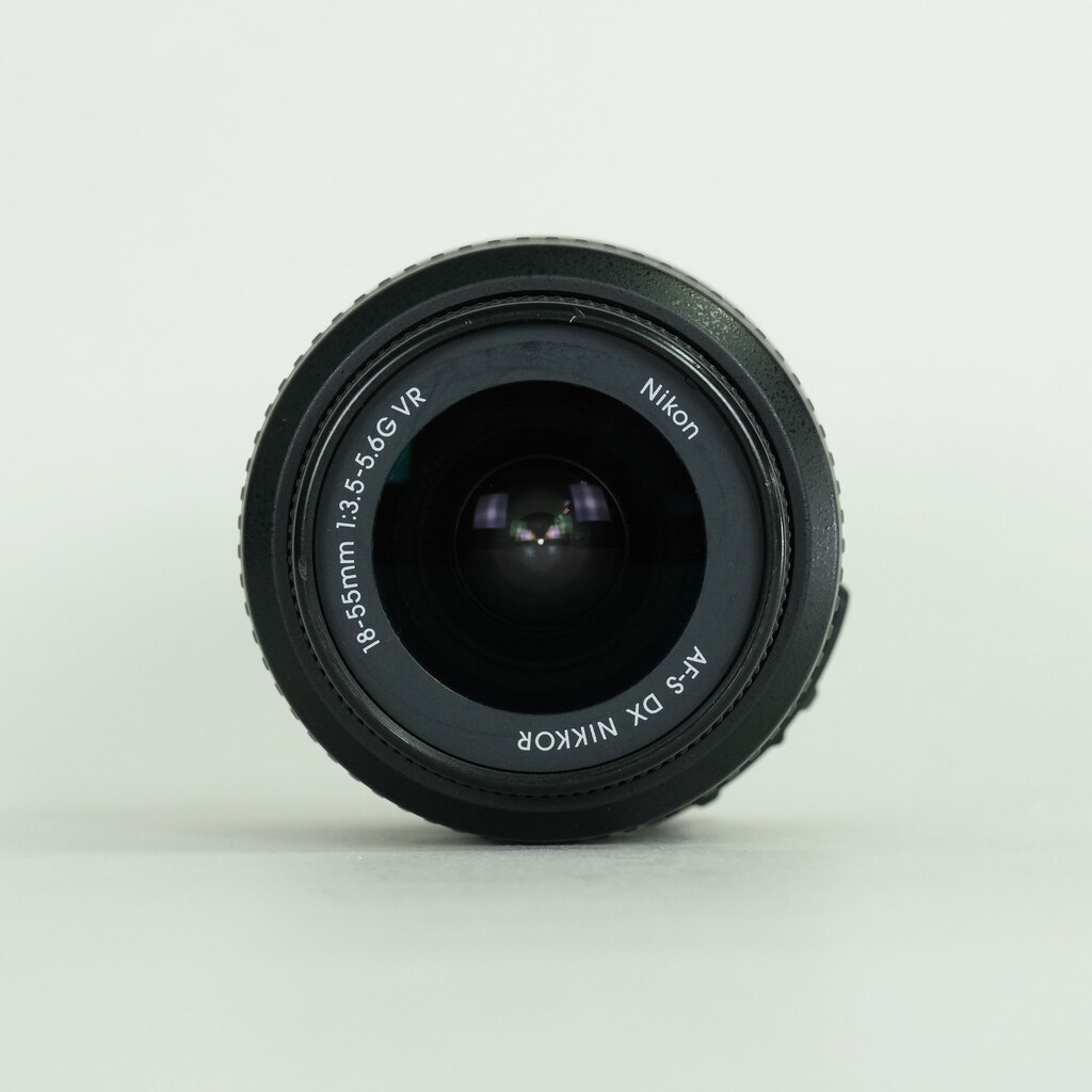 Nikon AF-S DX NIKKOR 18-55mm F3.5-5.6 G VR Nikon AF-S DX NIKKOR 18-55mm F3.5-5.6 G VR