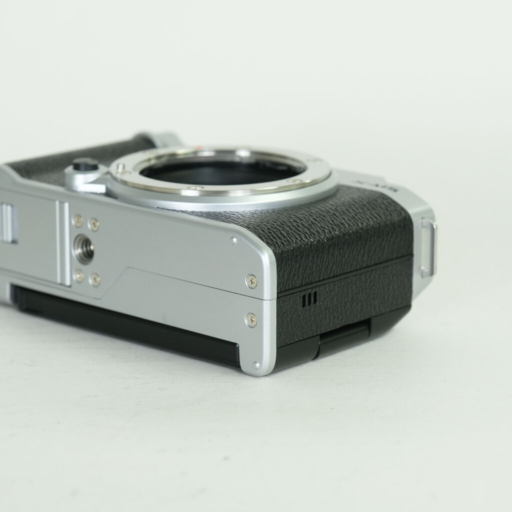 FUJIFILM X-M5