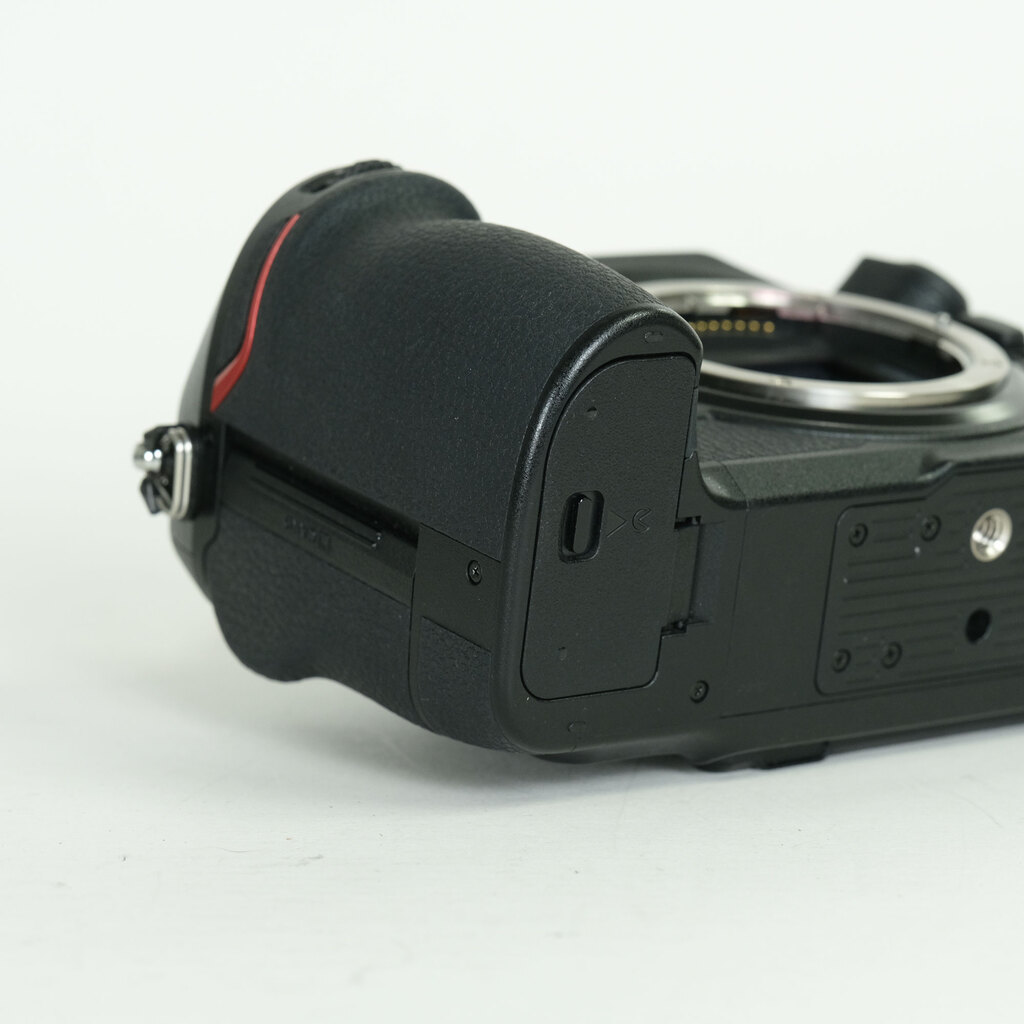 Nikon Z8