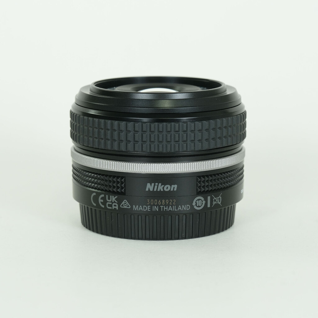 Nikon NIKKOR Z 40mm f/2 Nikon NIKKOR Z 40mm f/2