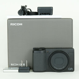 RICOH GR III