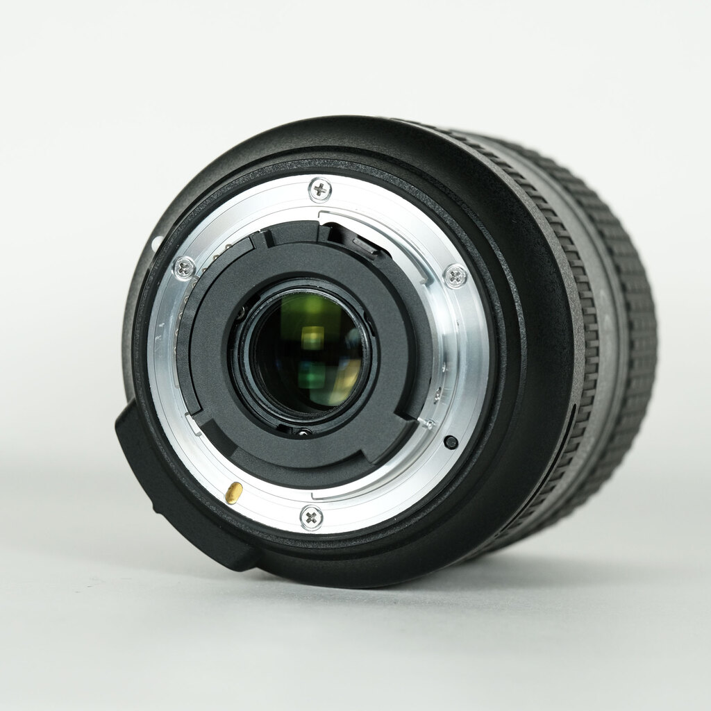 Nikon AF-S DX NIKKOR 18-300mm f/3.5-6.3G ED VR