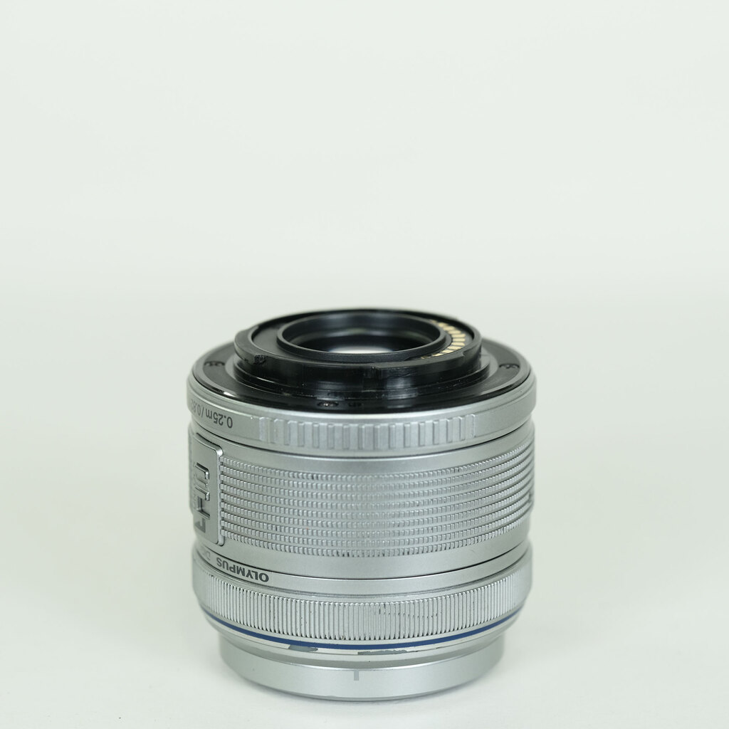 OLYMPUS M.ZUIKO DIGITAL 14-42mm F3.5-5.6IIR シルバー