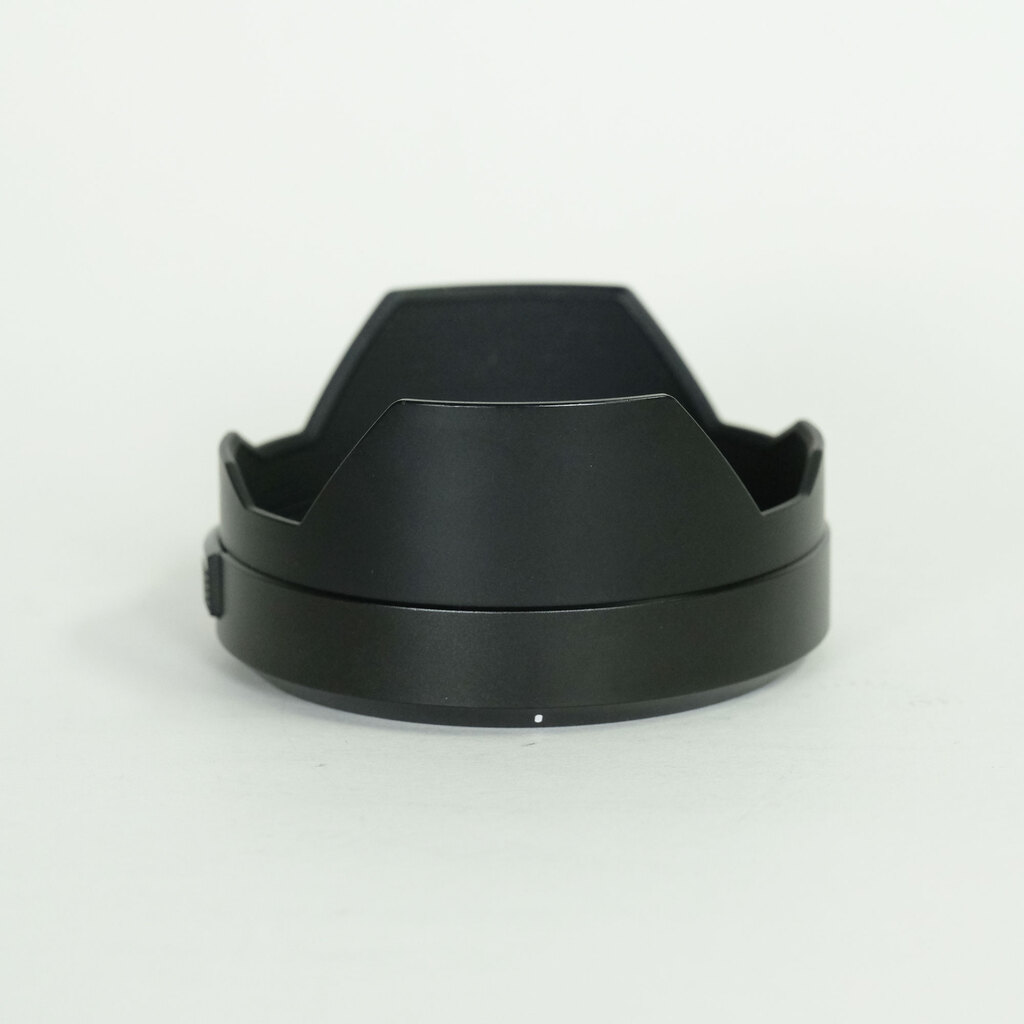 Panasonic LEICA DG VARIO-ELMARIT 12-60mm / F2.8-4.0 ASPH. / POWER O.I.S. Panasonic LEICA DG VARIO-ELMARIT 12-60mm / F2.8-4.0 ASPH. / POWER O.I.S.