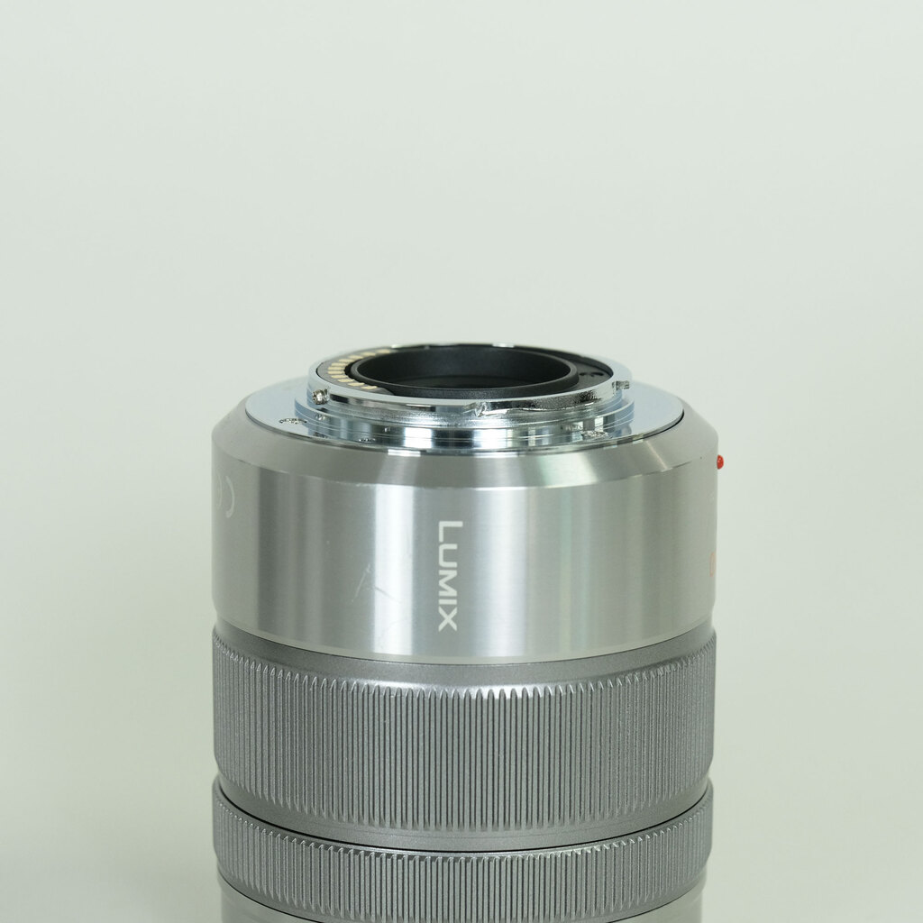 Panasonic LUMIX G VARIO 45-150mm / F4.0-5.6 ASPH. / MEGA O.I.S.