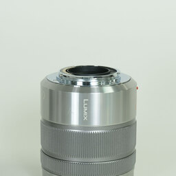 Panasonic LUMIX G VARIO 45-150mm / F4.0-5.6 ASPH. / MEGA O.I.S.