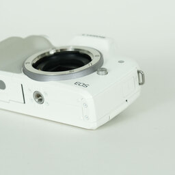 Canon EOS Kiss M2