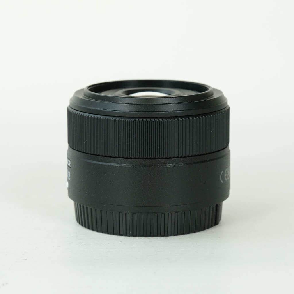 Nikon NIKKOR Z 40mm f/2 Nikon NIKKOR Z 40mm f/2