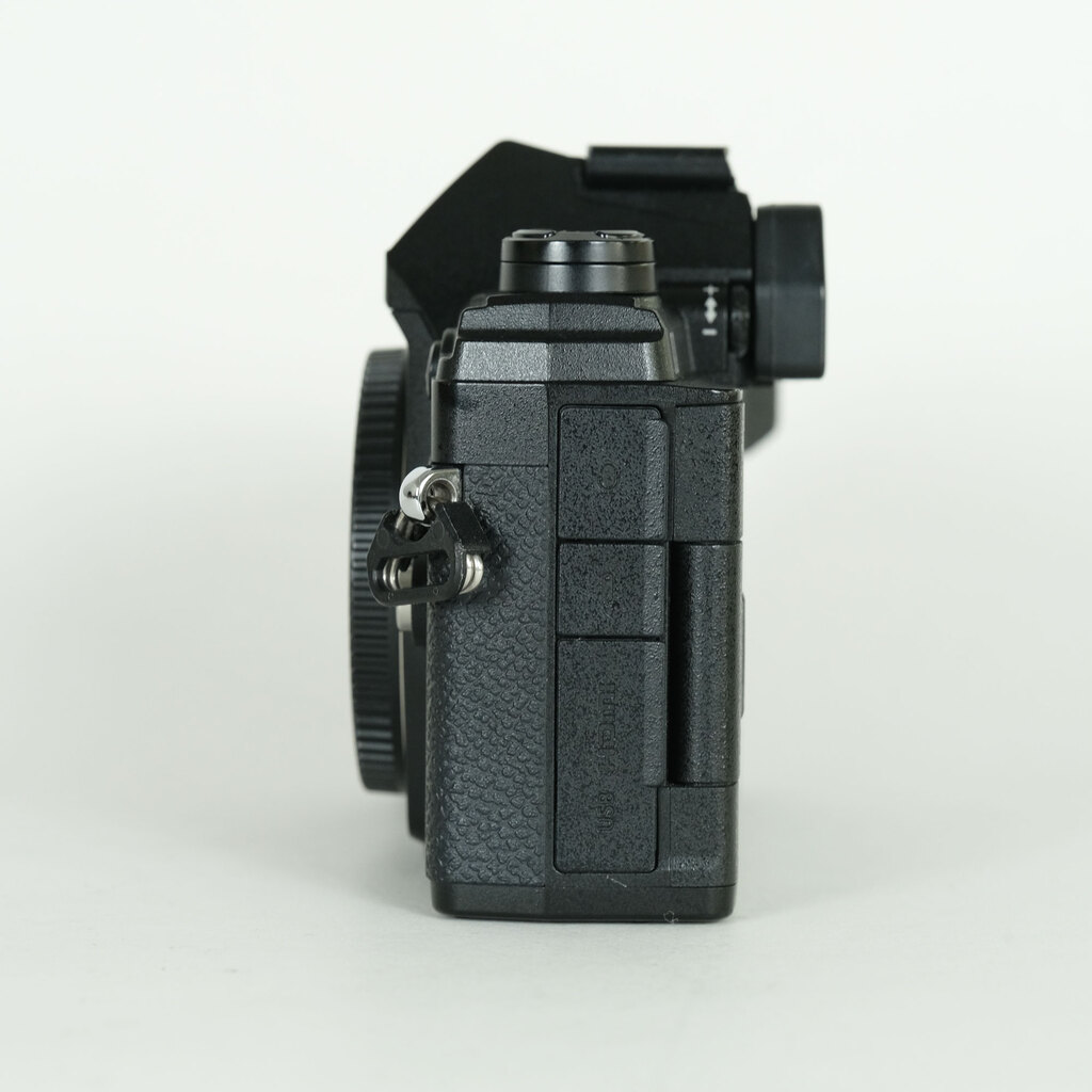 OLYMPUS OM-D E-M5 Mark III