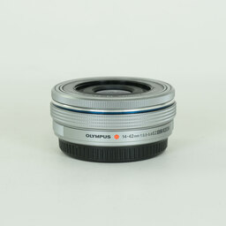 OLYMPUS M.ZUIKO DIGITAL ED 14-42mm F3.5-5.6 EZ シルバー OLYMPUS M.ZUIKO DIGITAL ED 14-42mm F3.5-5.6 EZ シルバー