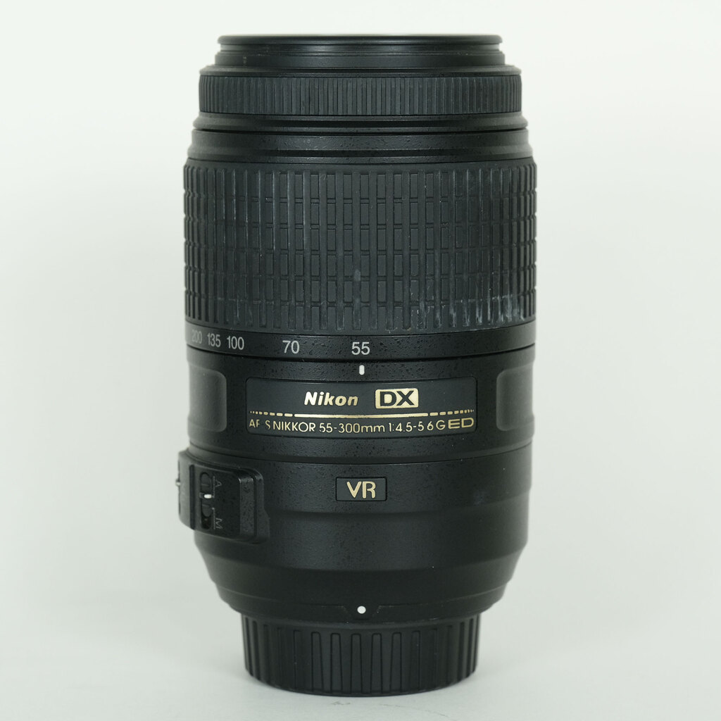 Nikon AF-S DX NIKKOR 55-300mm F4.5-5.6G ED VR Nikon AF-S DX NIKKOR 55-300mm F4.5-5.6G ED VR