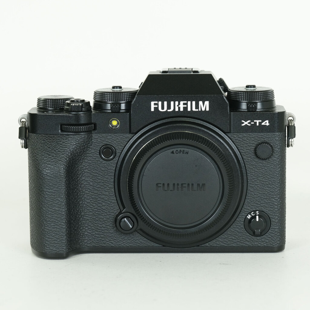 FUJIFILM X-T4 FUJIFILM X-T4