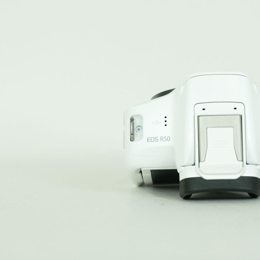 Canon EOS R50