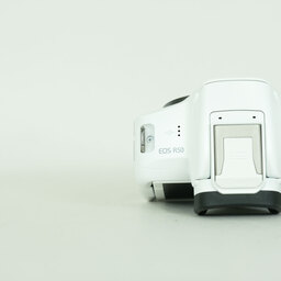 Canon EOS R50