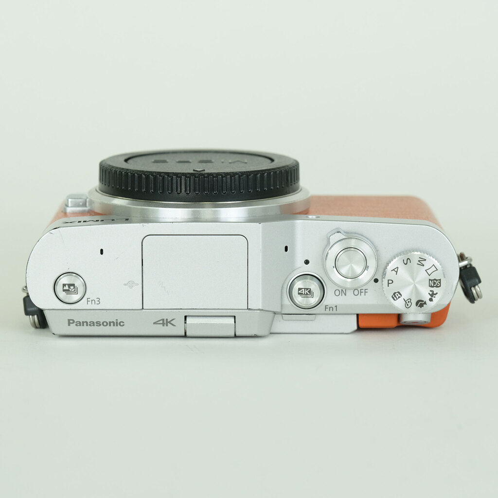 Panasonic LUMIX DC-GF9 ボディ オレンジ