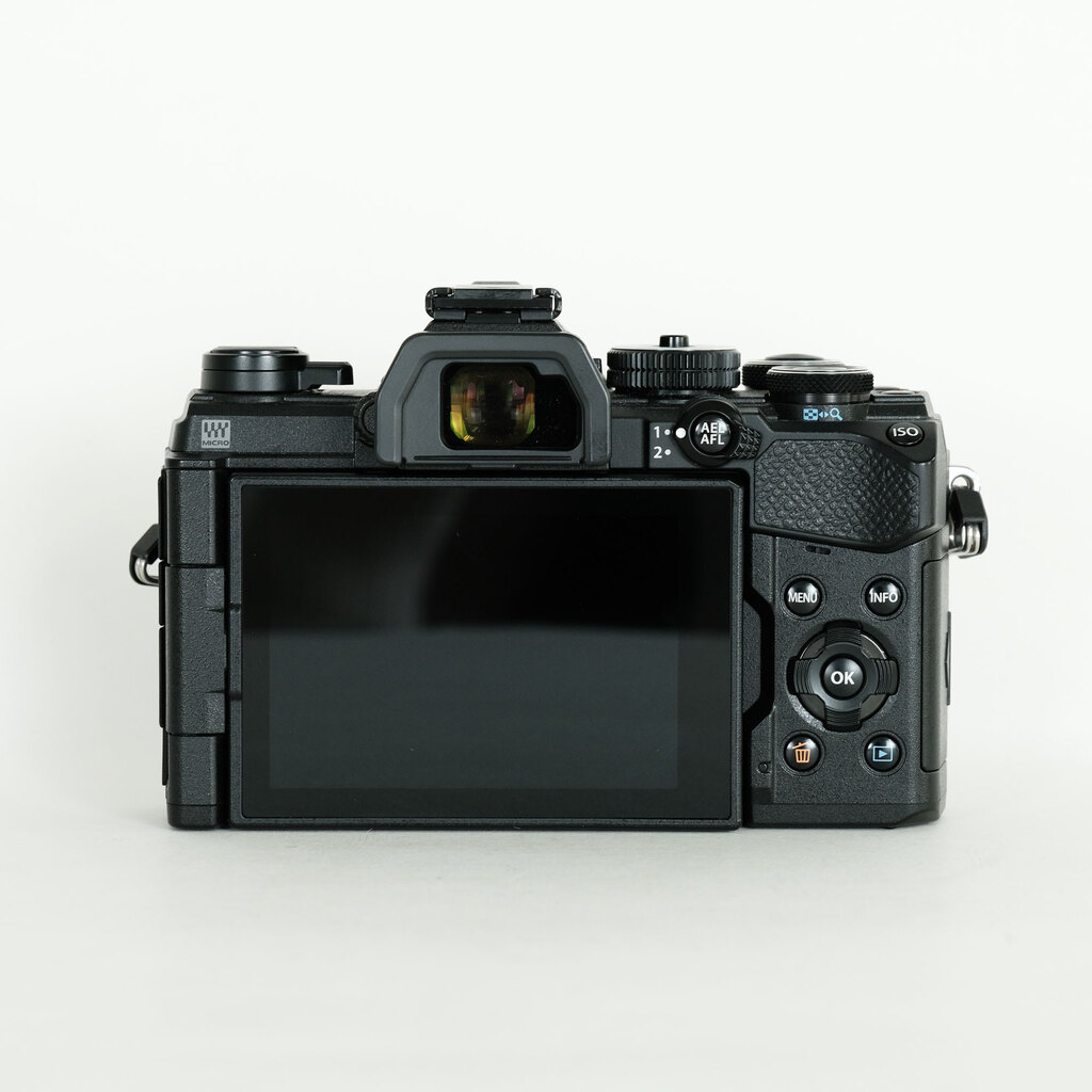 OLYMPUS OM-D E-M5 Mark III