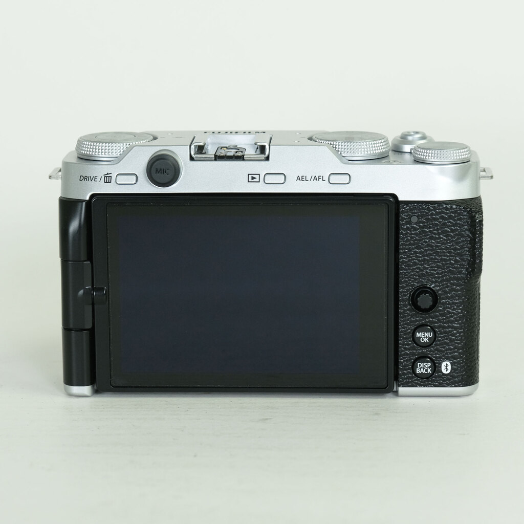 FUJIFILM X-M5