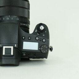 SONY Cyber-shot DSC-RX10M4