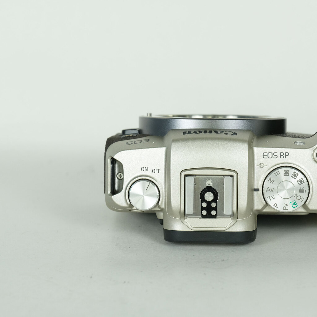 Canon EOS RP ボディ ゴールドの出品 | ONE SCENE（ワンシーン）