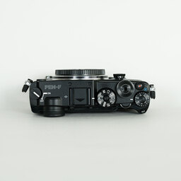 OLYMPUS PEN-F