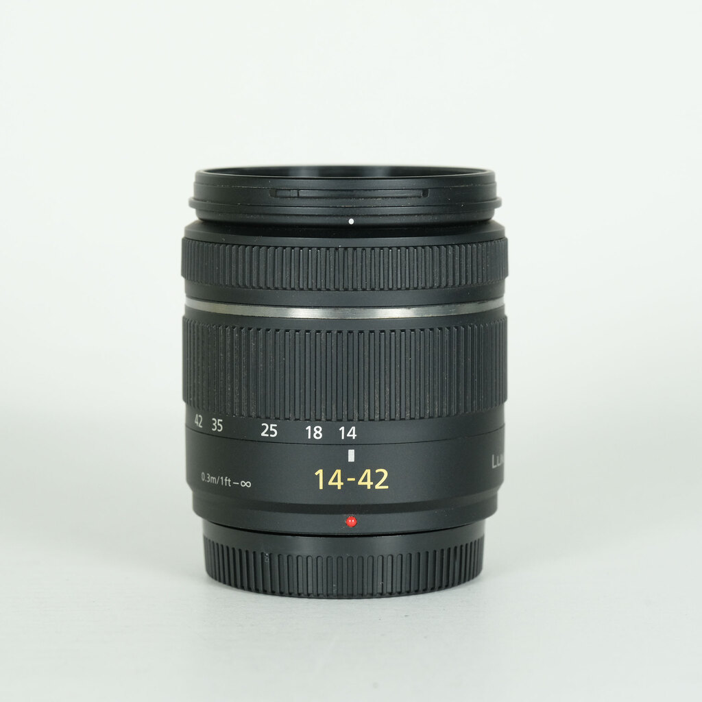 Panasonic LUMIX G 14-42mm F3.5-5.6 ASPH. MEGA O.I.S. H-FS014042