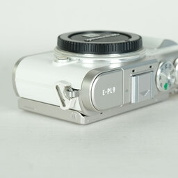 OLYMPUS PEN E-PL9