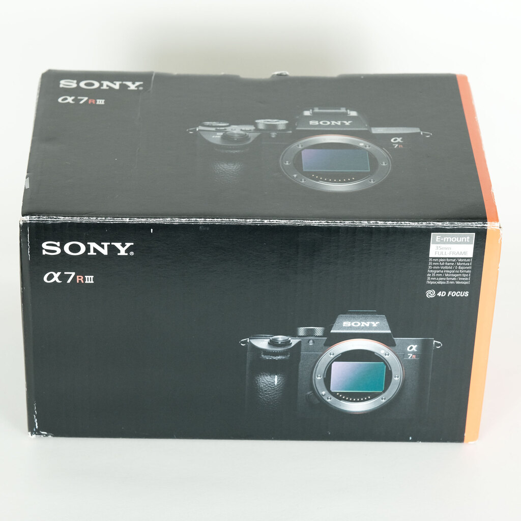 SONY α7RIII ボディ ILCE-7RM3A 【後期モデル 液晶下部にSONYロゴなし】 SONY α7RIII ボディ ILCE-7RM3A 【後期モデル 液晶下部にSONYロゴなし】