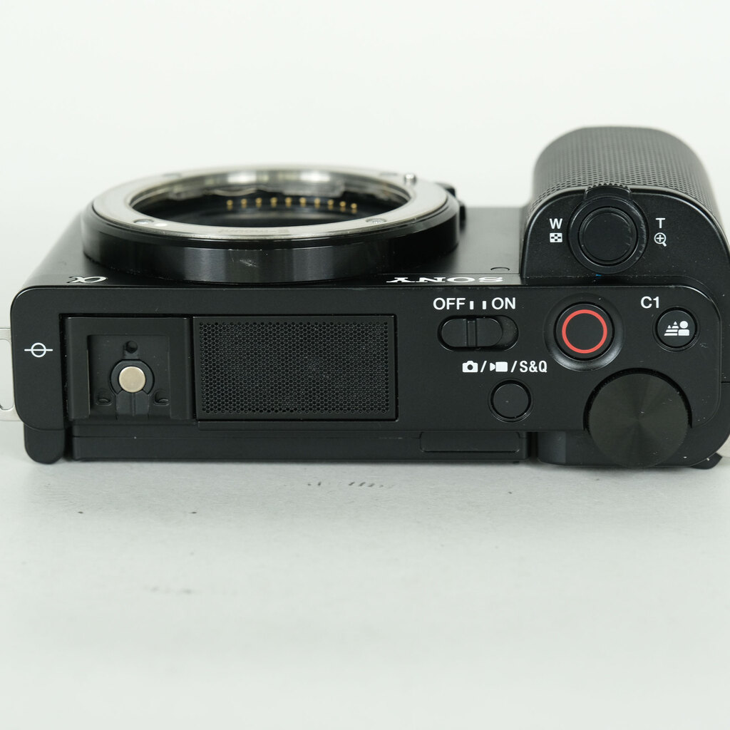 SONY VLOGCAM ZV-E10