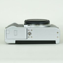 FUJIFILM X-M5