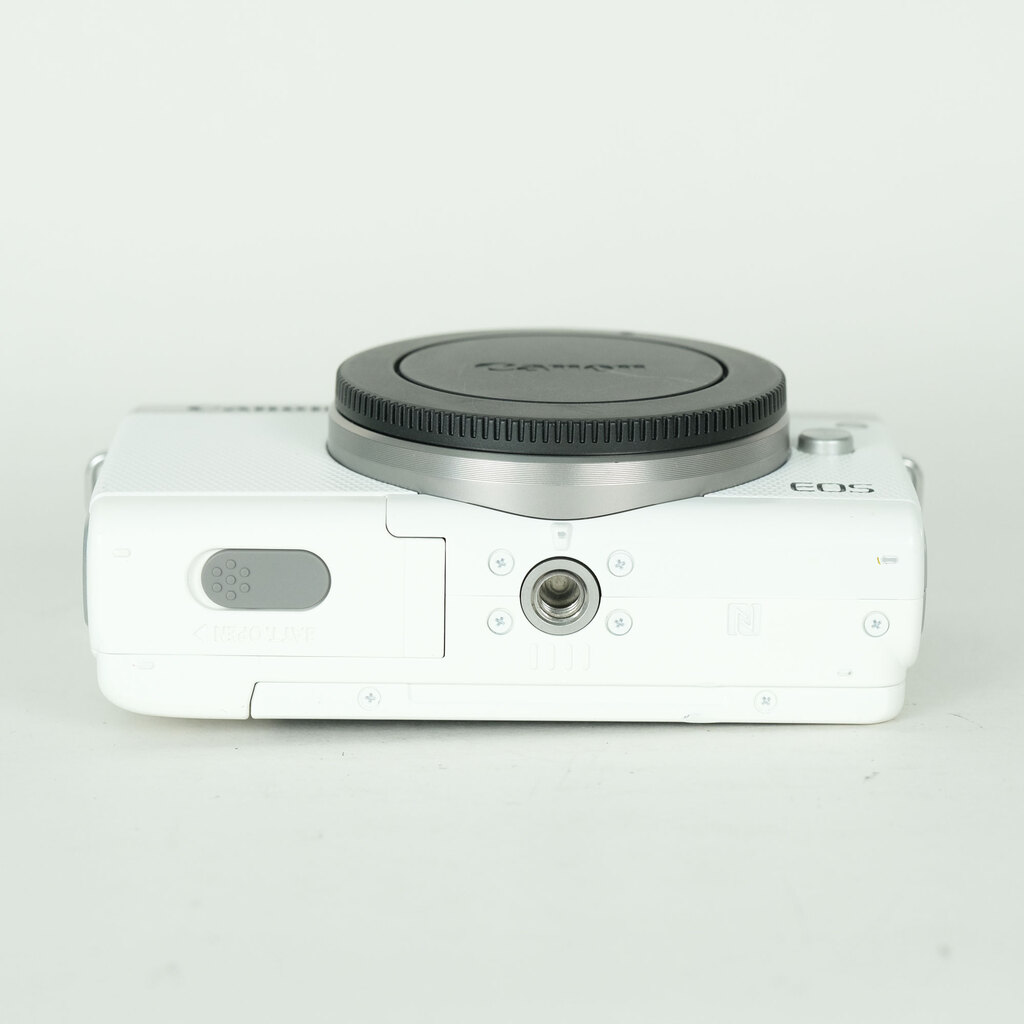 Canon EOS M100の出品 | ONE SCENE（ワンシーン）