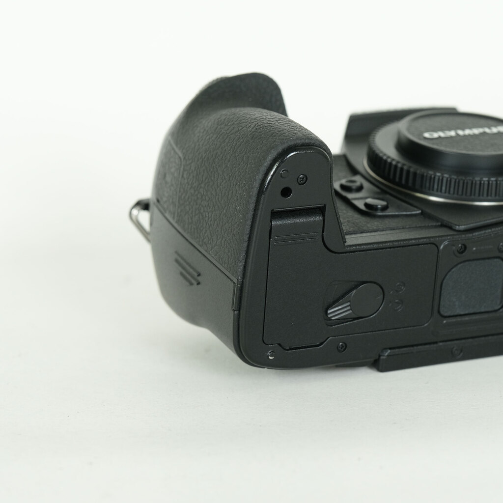 OLYMPUS OM-D E-M1 Mark II