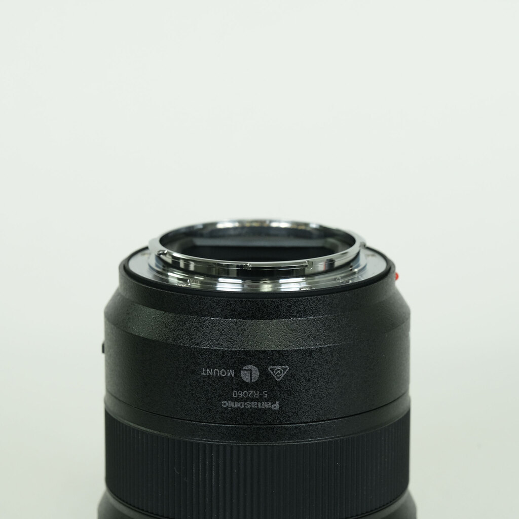 Panasonic LUMIX S 20-60mm F3.5-5.6 Panasonic LUMIX S 20-60mm F3.5-5.6