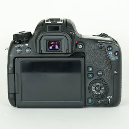 Canon EOS 9000D