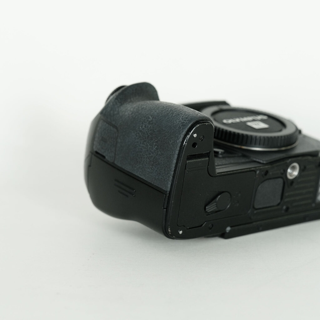 OLYMPUS OM-D E-M1 Mark II